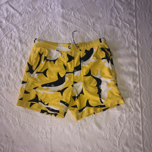 TADDLEE mens swim trunks size small yellow/ shark patterned - Picture 1 of 8